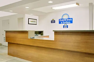 Photo 4 - Days Inn & Suites by Wyndham Needles