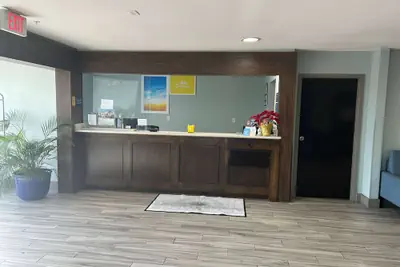 Photo 3 - Days Inn by Wyndham Panama City/Callaway
