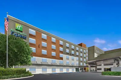 Photo 2 - Holiday Inn Express Ft. Lauderdale Cruise-Airport by IHG