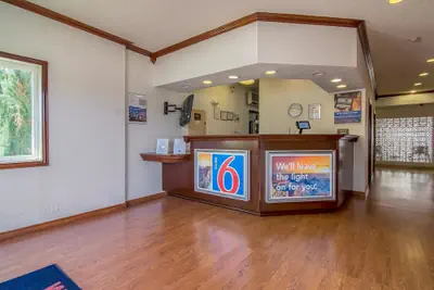 Photo 2 - Motel 6 Dallas, TX - North - Richardson