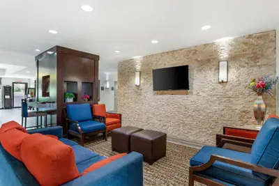 Photo 5 - Comfort Inn & Suites Houston FM1960 - Champions