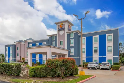 Photo 2 - Comfort Inn & Suites Houston FM1960 - Champions