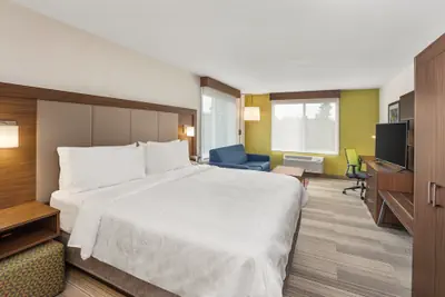 Photo 3 - Holiday Inn Express & Suites Tacoma by IHG