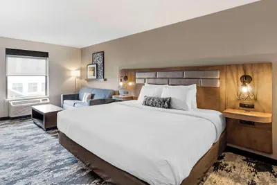 Photo 2 - Best Western Plus Bourbonnais Hotel & Suites
