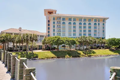 Photo 2 - Hampton Inn Myrtle Beach Broadway at the Beach