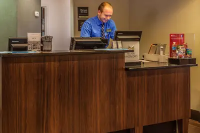 Photo 4 - Hampton Inn Colorado Springs-Airport
