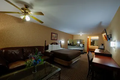 Photo 3 - Brentwood Inn & Suites