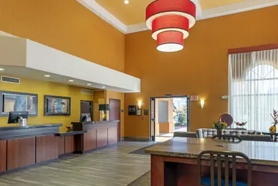 Photo 3 - Best Western Plus Fresno Inn