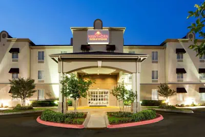Photo 2 - Hawthorn Extended Stay by Wyndham College Station