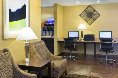 Photo 2 - Holiday Inn Express & Suites Sandy - South Salt Lake City by IHG