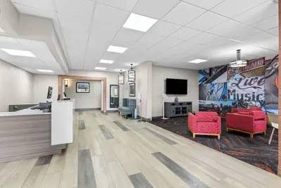 Photo 5 - Clarion Pointe Franklin - Nashville Area