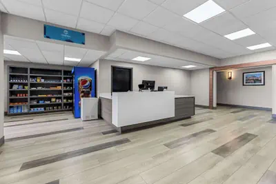 Photo 4 - Clarion Pointe Franklin - Nashville Area