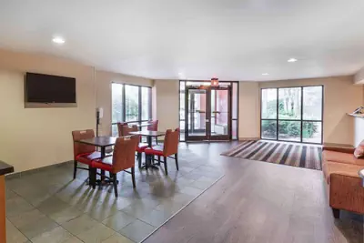 Photo 4 - Extended Stay America Select Suites - Raleigh - Cary - Regency Parkway S