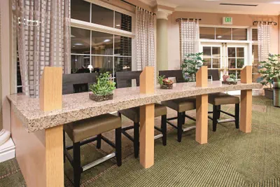 Photo 4 - La Quinta Inn & Suites by Wyndham Colorado Springs South AP