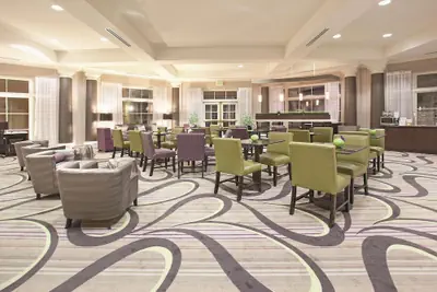 Photo 3 - La Quinta Inn & Suites by Wyndham Pueblo
