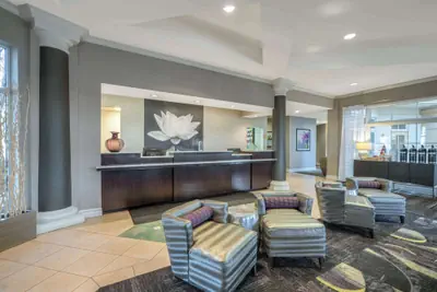 Photo 4 - La Quinta Inn & Suites by Wyndham Pueblo