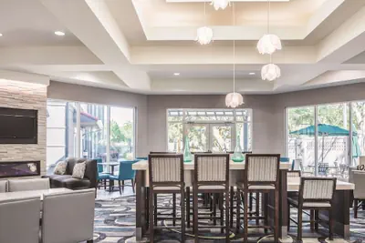 Photo 3 - La Quinta Inn & Suites by Wyndham Orlando Lake Mary