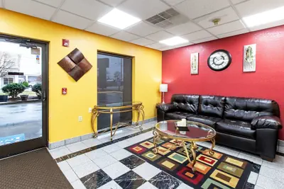Photo 3 - Quality Inn & Suites Dickson