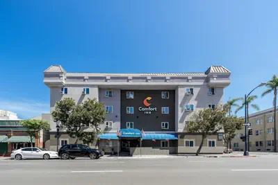 Photo 2 - Comfort Inn Gaslamp Convention Center