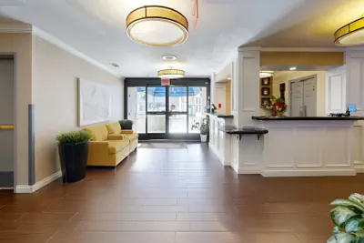Photo 5 - Comfort Inn Gaslamp Convention Center