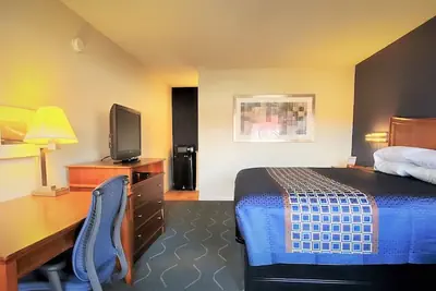 Photo 3 - Economy 7 Inn