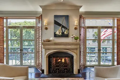 Photo 2 - HarbourView Inn