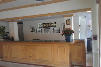 Photo 4 - Chateaubleau Hotel
