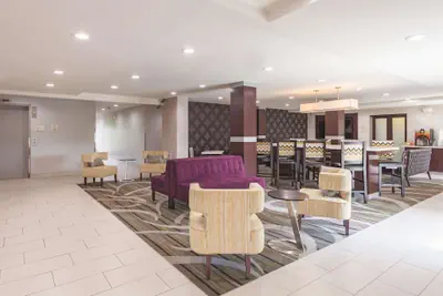 Photo 3 - La Quinta Inn & Suites by Wyndham Knoxville North I-75