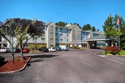 Photo 2 - Country Inn & Suites by Radisson, Portland International Airport, OR