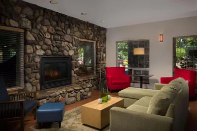 Photo 4 - Country Inn & Suites by Radisson, Portland International Airport, OR
