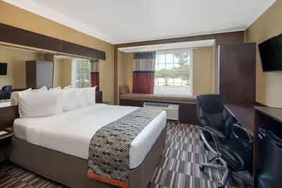 Photo 5 - Microtel Inn & Suites by Wyndham Columbia/Fort Jackson N