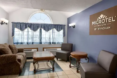 Photo 4 - Microtel Inn & Suites by Wyndham Lincoln