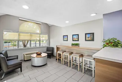 Photo 3 - Microtel Inn by Wyndham Greensboro