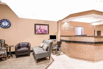 Photo 3 - Microtel Inn & Suites by Wyndham Rochester North Mayo Clinic
