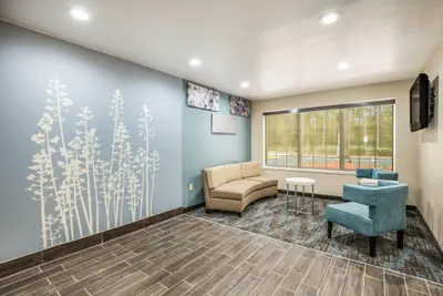 Photo 5 - Sleep Inn & Suites Tallahassee-Capitol