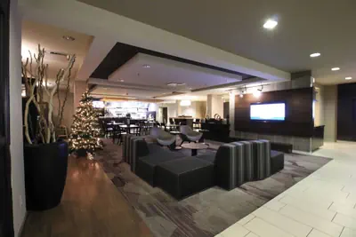 Photo 2 - Courtyard by Marriott Indianapolis South
