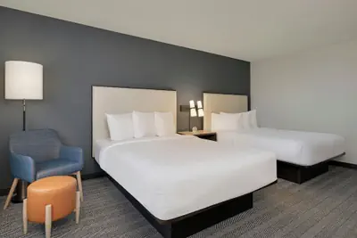 Photo 4 - Courtyard by Marriott Indianapolis South