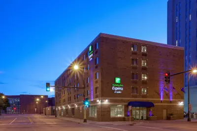 Photo 2 - Holiday Inn Express Hotel & Suites Downtown Minneapolis by IHG