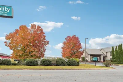 Photo 2 - Quality Inn & Suites Dawsonville