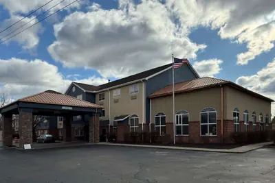 Photo 2 - Comfort Inn & Suites Sharonville - Cincinnati North