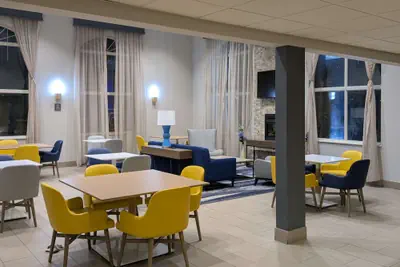 Photo 5 - Comfort Inn & Suites Sharonville - Cincinnati North