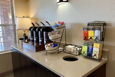 Photo 2 - Country Inn & Suites by Radisson Kenosha - Pleasant Prairie