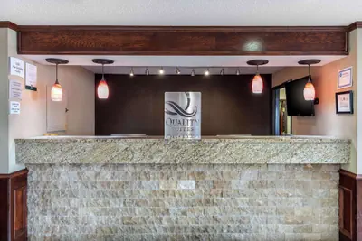 Photo 4 - Quality Suites Addison - Dallas
