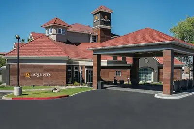 Photo 2 - La Quinta Inn & Suites by Wyndham Phoenix Chandler