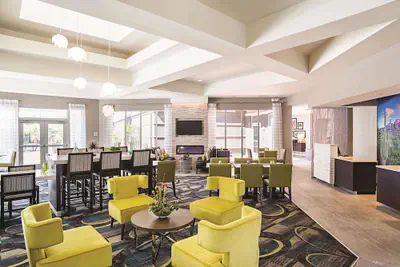 Photo 5 - La Quinta Inn & Suites by Wyndham Phoenix Chandler