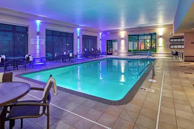 Photo 2 - Courtyard by Marriott Bloomington by Mall of America