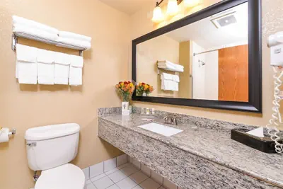 Photo 5 - Country Inn & Suites by Radisson, Mesa, AZ