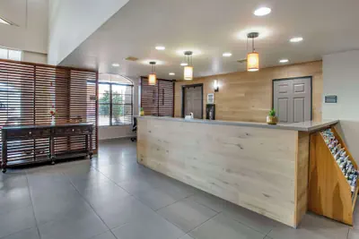 Photo 2 - Country Inn & Suites by Radisson, Mesa, AZ