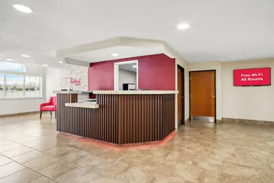 Photo 5 - Red Roof Inn & Suites Euless - DFW Airport Southwest
