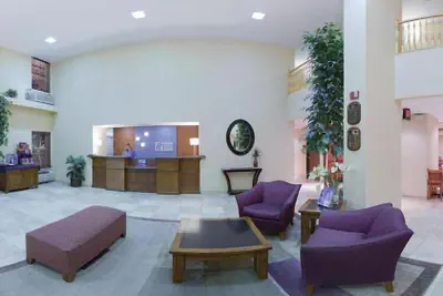 Photo 3 - Holiday Inn Express Hotel & Suites Phoenix-Airport by IHG